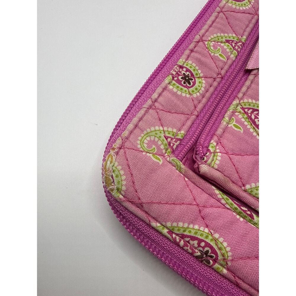 Vera Bradley Retired Pink Paisley Zip Around Wristlet Organizer Wallet Quilted - Picture 6 of 9